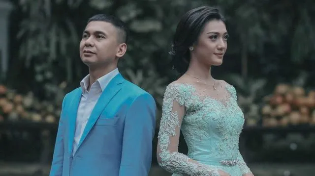 Inilah Sederet Kisah Tawa dan Air Mata yang Mewarnai Tahun 2017 dari Dunia Hiburan Tanah Air 19
