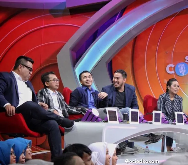 Usai Lamaran, Kira-Kira Raditya Dika Akan Merancang Pernikahannya Sekocak Ini Nggak, Ya? 11