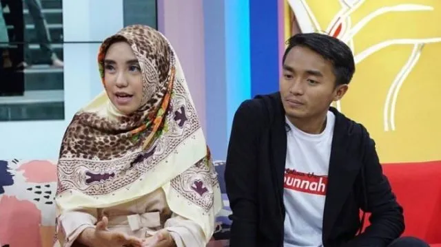 Inilah Sederet Kisah Tawa dan Air Mata yang Mewarnai Tahun 2017 dari Dunia Hiburan Tanah Air 26