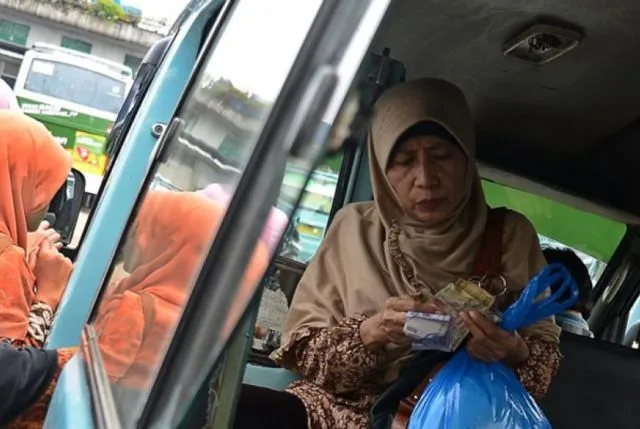Bangku Angkot Bakal Dirombak dan Hadap Depan Semua. Jadi Makin Nyaman atau Justru Sulit Dibayangkan? 8