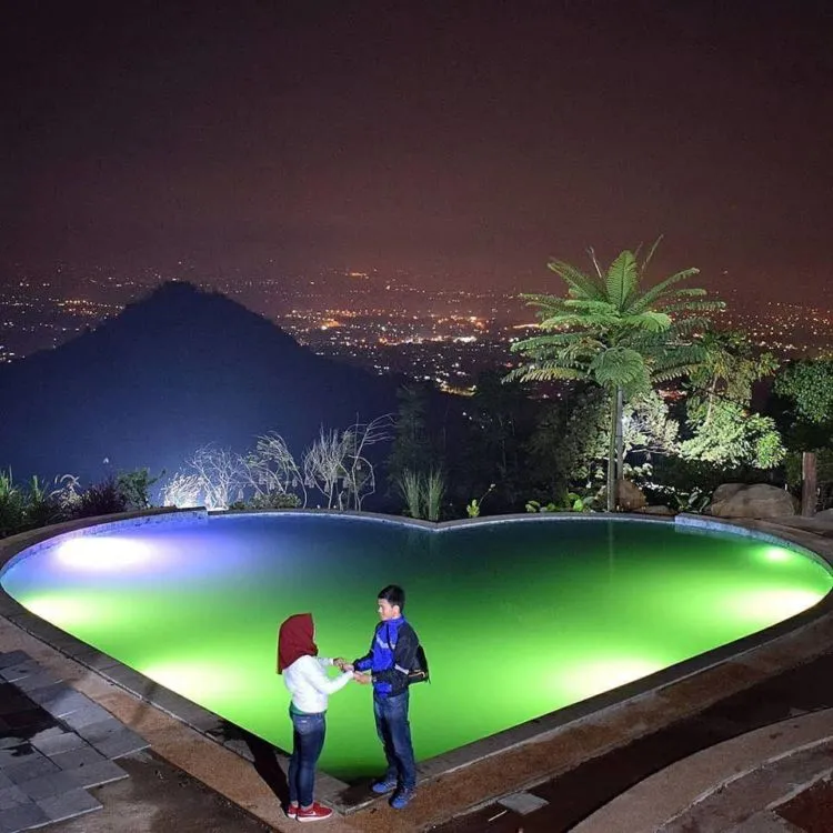 Taman Love Aurora Soreang, Kolam Renang yang Keren 6