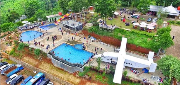 Taman Love Aurora Soreang, Kolam Renang yang Keren 5