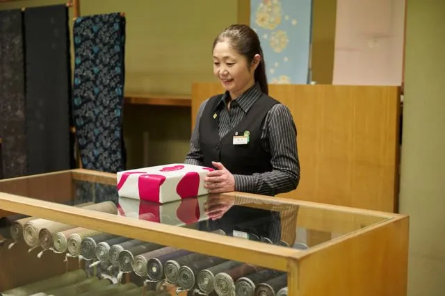 Bukan Cuma Karena Niat, Ternyata Ada Filosofi Unik di Balik Obsesi Orang Jepang Sama Packaging 17