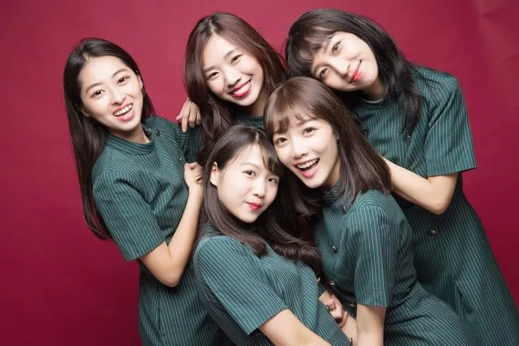 Pramugari Eva Air Emang Cantik Kaya Girlband Korea. Yuk Intip Foto-Fotonya yang Bikin Meleleh! 11