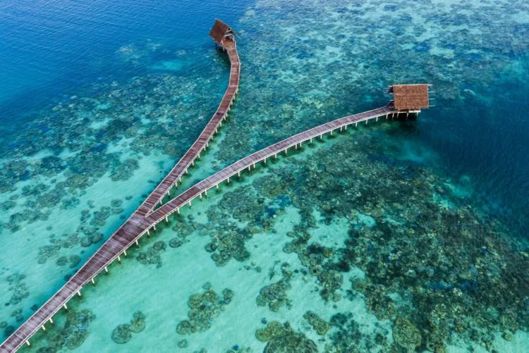 7 Surga di Indonesia yang Keindahannya Nggak Kalah dari Maldives. Lebih Murah Lagi! 9
