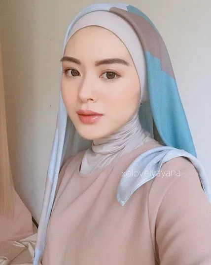 Inspirasi Style Hijab Nuansa Pastel Ala Hijaber Cantik Asal Korea, Ayana Jihye Moon. Manisnya Keterlaluan! 24
