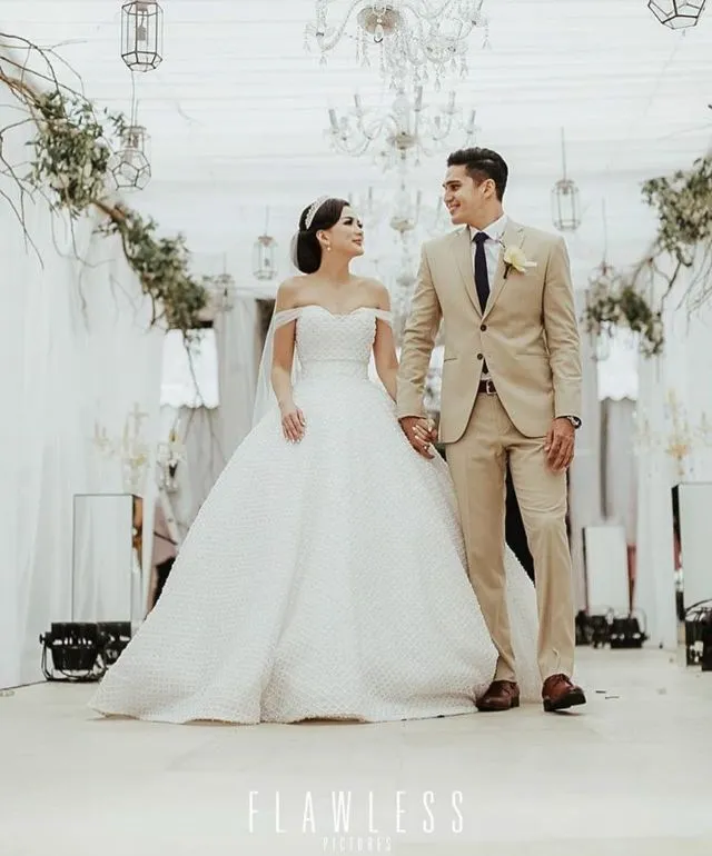 Biar Aura Pengantin Makin Bersinar, 11 Setelan Jas Cowok Ini Bisa Jadi Referensi Buat Ijab Kabulmu yang Sakral 13