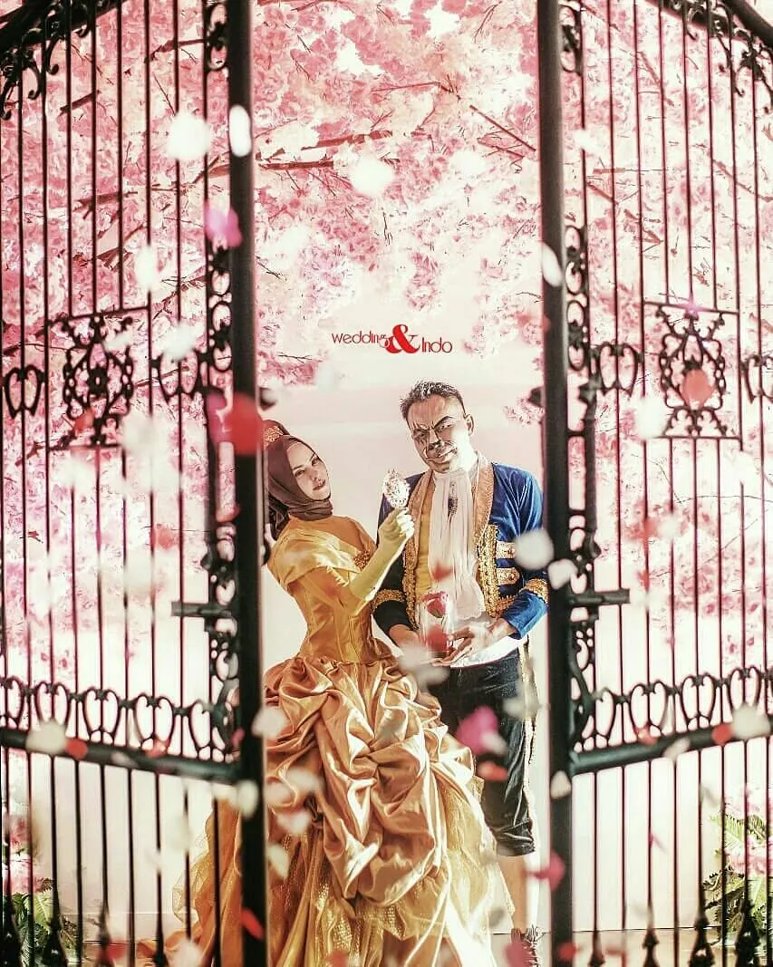Dari Nasionalis Hingga Beauty and the Beast, Sesi Prewed Vicky-Lelga Jadi Bahan Candaan Warganet 16