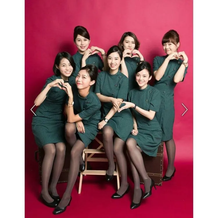 Pramugari Eva Air Emang Cantik Kaya Girlband Korea. Yuk Intip Foto-Fotonya yang Bikin Meleleh! 14