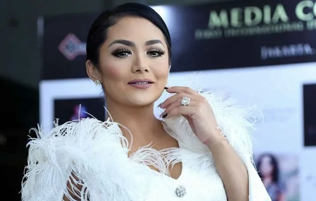7 OST Ini Pas Banget Buat Kamu yang Sedang Menunggu Gaji Turun. Bikin Semangat atau Makin Merana? 8