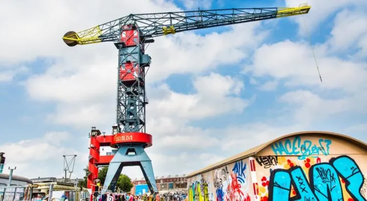 Merasakan Sensasi Menginap di Hotel dalam Crane yang Sangat Tinggi. Antara Seru dan Ngeri Sih! 4