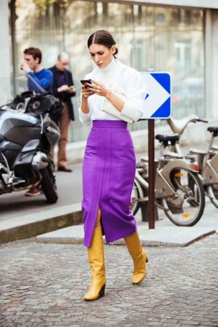 'Ultra Violet' Bakal Jadi Tren Warna Paling Hits Tahun 2018. Cek Inspirasi Make-up dan Busananya, Yuk! 13