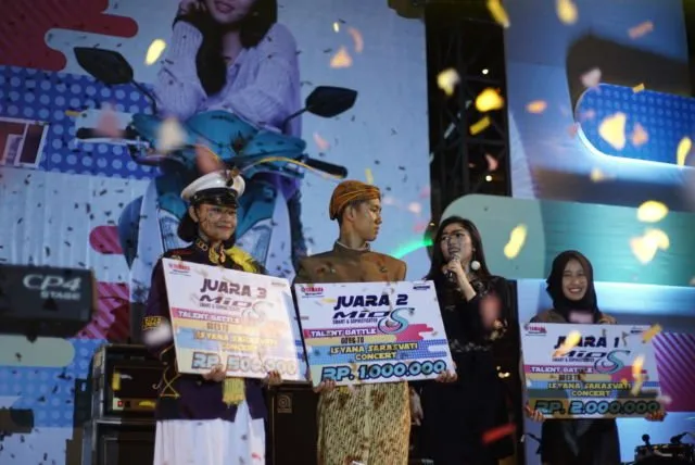 Malam Minggu Meriah di Surabaya dengan Mio S Roadshow Concert Featuring Isyana 8