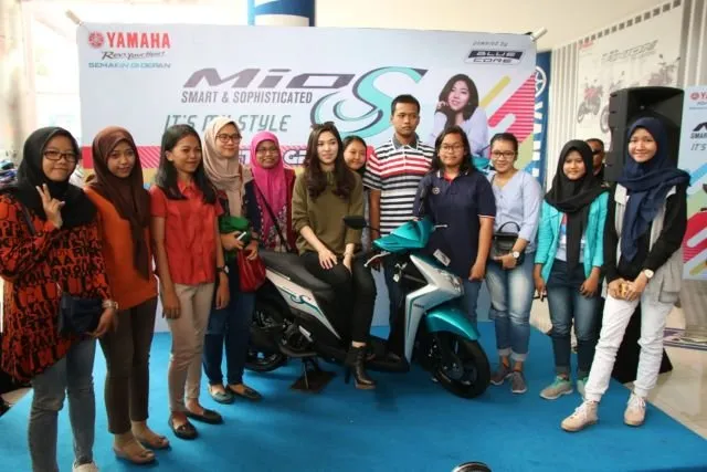 Malam Minggu Meriah di Surabaya dengan Mio S Roadshow Concert Featuring Isyana 6