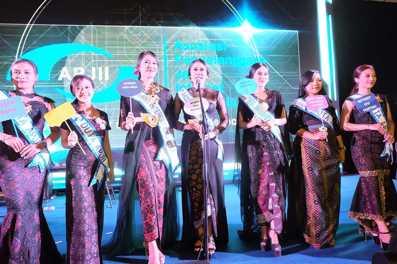 Ini Kerjaan Marsya Gusman Usai Jadi Jawara Miss Internet Indonesia 2017, Tertarik Ikut Tahun Ini? 10