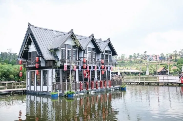 Kyotoku Floating Market, Destinasi Kekinian ala Jepang yang Bisa Kamu Nikmati di Lembang! 6