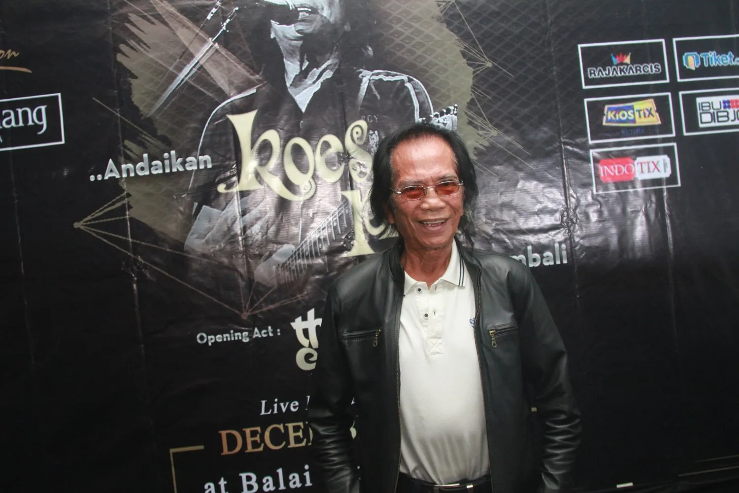 Mengenang Kepergian Sang Vokalis, Masih Ingat dengan 8 Lagu Koes Plus yang Legendaris Ini?
