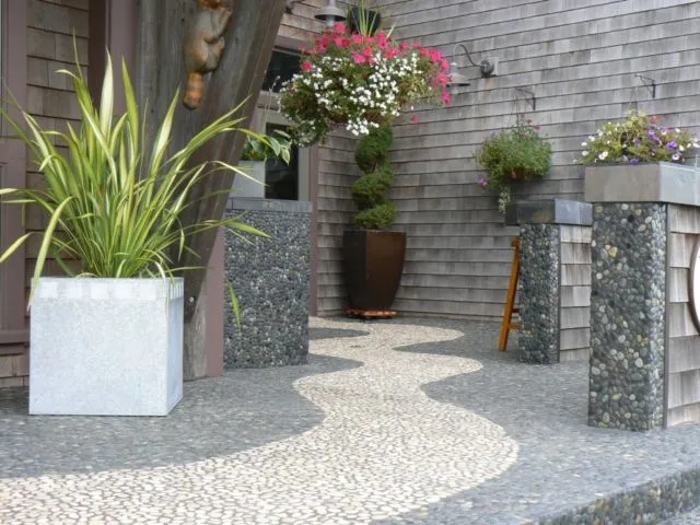 10 Inspirasi Lantai untuk Halaman Rumah. Bekal untuk Santai Sore di Teras Bersama Pasangan Sah 15