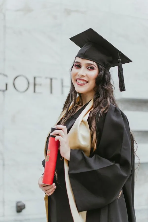 10+ Alasan Kita Harus Pakai Toga Saat Wisuda. Filosofinya Keren, yang Udah Lulus Mestinya Tahu 15