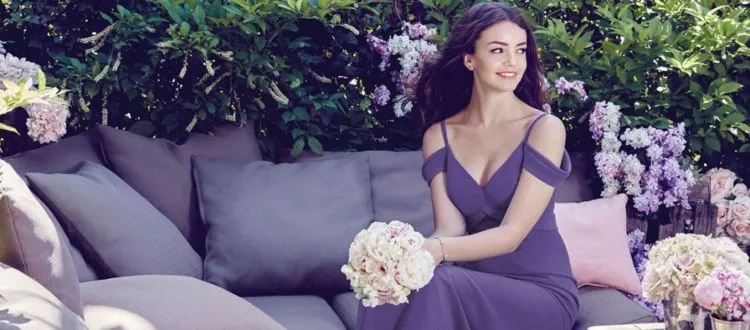 'Ultra Violet' Bakal Jadi Tren Warna Paling Hits Tahun 2018. Cek Inspirasi Make-up dan Busananya, Yuk! 14