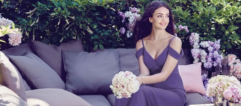 ‘Ultra Violet’ Bakal Jadi Tren Warna Paling Hits Tahun 2018. Cek Inspirasi Make-up dan Busananya, Yuk!