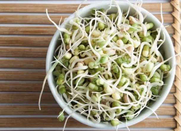 Meski Diet Raw Food Sedang Marak, 7+ Jenis Makanan Ini Tetap Tak Boleh Kamu Makan Mentah-mentah Lho Ya! 13