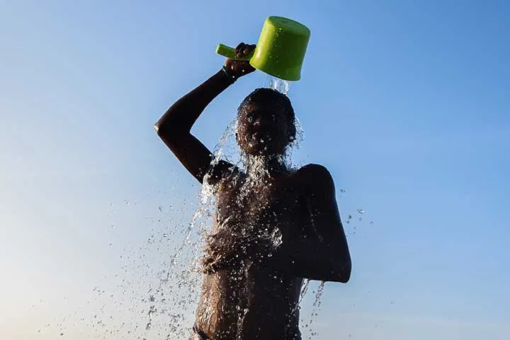 Mandi Itu Sebenarnya Nggak Mesti Dua Kali Sehari, Ini 10+ Fakta Soal Mandi yang Harus Kamu Tahu 22