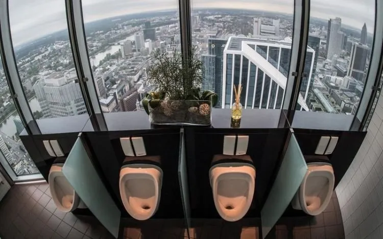 12 Toilet Unik yang Mempunyai Pemandangan Spektakuler. Tertarik Mencoba? 14