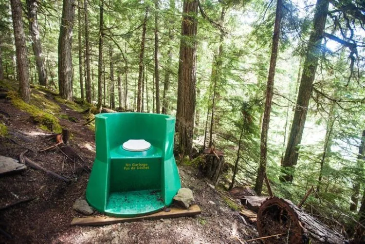 12 Toilet Unik yang Mempunyai Pemandangan Spektakuler. Tertarik Mencoba? 16