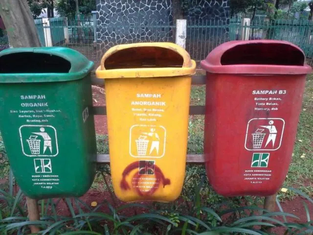 7+ Benda yang Justru Berbahaya Kalau Dibuang ke Tempat Sampah. Hati-hati Tercemari! 18