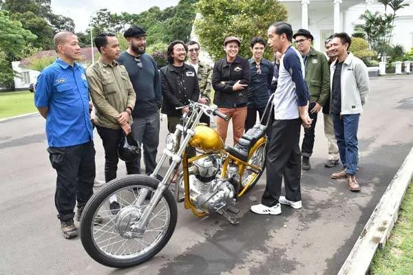 Jokowi Beli Motor Chopper Kece Warna Kuning. Saatnya Indonesia Guncang Dunia Lewat Kreasinya Nih~ 5