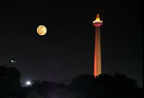 8 Destinasi Keren yang Bisa Kamu Datangi Untuk Menyaksikan Supermoon di Akhir Bulan Ini! 11