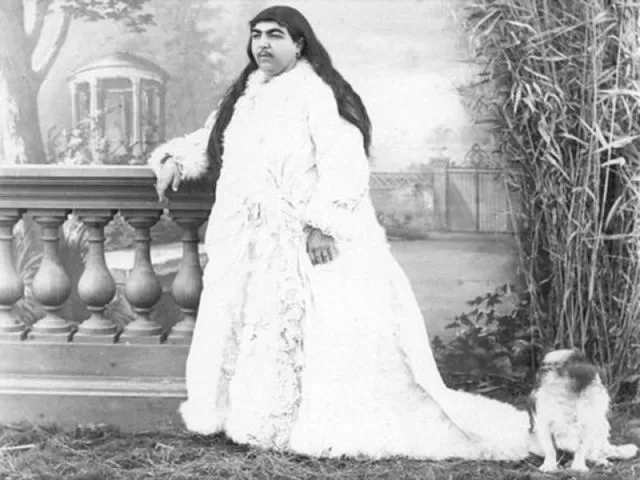 6 Bukti Sejarah Kalau 'Cantik' Itu Cuma Soal Konsep. Gempal dan Berkumis Tebal Pernah Jadi Primadona 14