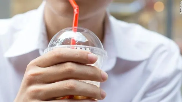 4+ Alasan Kenapa Kamu Harus Berhenti Pakai Sedotan Plastik Sekarang Juga, Penting Banget Lho Guys 7