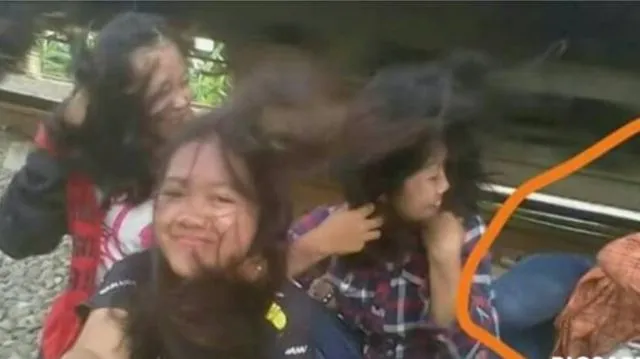 Cobalah untuk Hindari 8 Momen Ini Kalau Mau Selfie Bareng. Semua Itu Ada Aturan Mainnya, Guys! 11