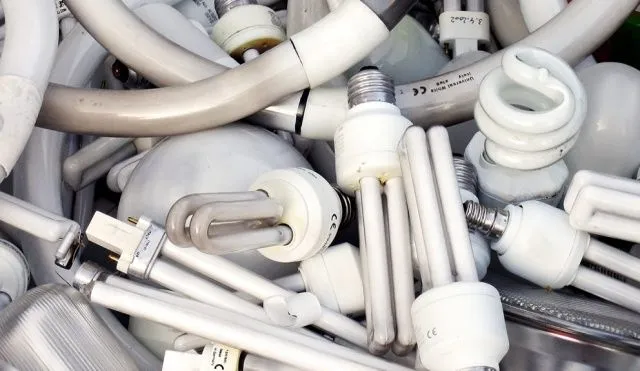 7+ Benda yang Justru Berbahaya Kalau Dibuang ke Tempat Sampah. Hati-hati Tercemari! 11