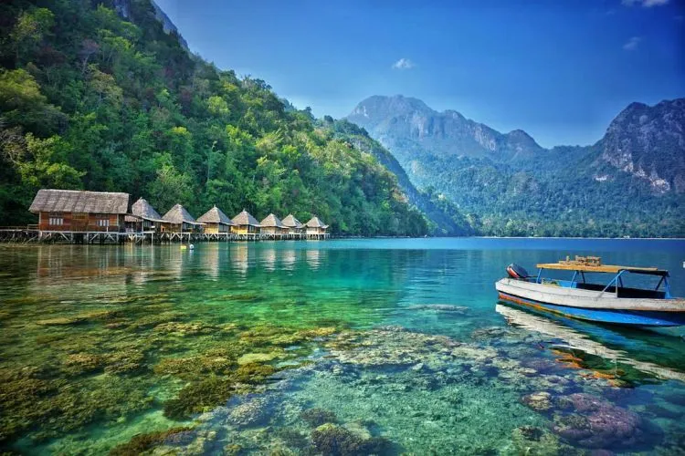 7 Surga di Indonesia yang Keindahannya Nggak Kalah dari Maldives. Lebih Murah Lagi! 8