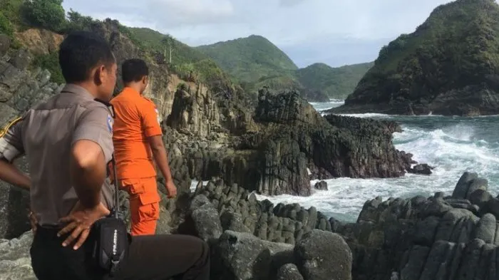 Selfie Kembali Berujung Duka. Ingin Abadikan Momen, Sejoli Ini Justru Tewas Terhempas Ombak 6