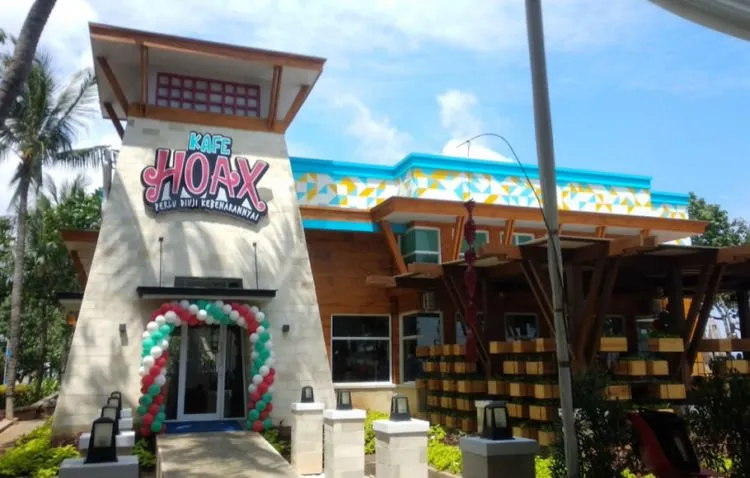 Kafe Unik Hadir di Jakarta, Kafe HOAX Namanya. Nama Menunya Lucu dan Kocak Abis! 4