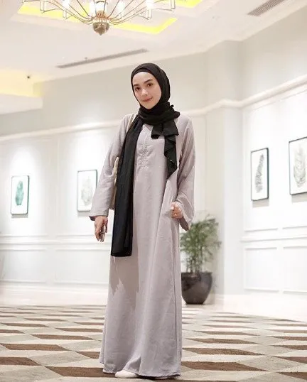 10 Inspirasi Hijab Elegan yang Diprediksi Bakal Hits Tahun 2018. Wajib Dilirik dan Super Ciamik! 20