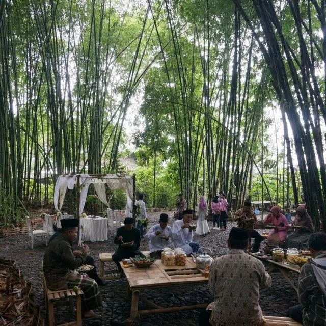 Sensasi Akad & Resepsi di Tengah Kebun Bambu, Terasa Sekali Nuansa Alaminya yang Tradisional dan Guyub 22