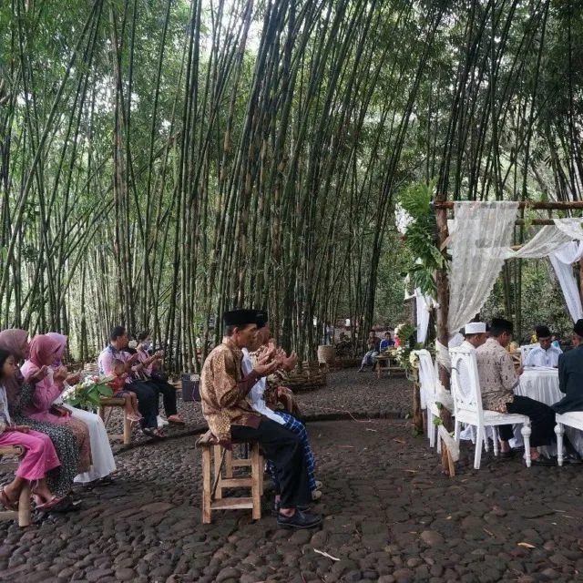 Sensasi Akad & Resepsi di Tengah Kebun Bambu, Terasa Sekali Nuansa Alaminya yang Tradisional dan Guyub 18
