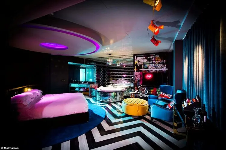 10 Hotel dengan Kamar Mandi Paling Seksi di Dunia. Jadi Bikin Pengen Menginap di Sana! 11