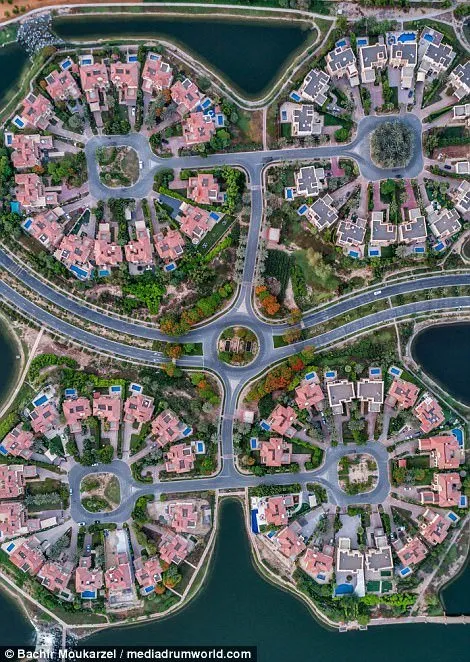 12 Foto Drone di Dubai yang Begitu Memesona. Begini Tampilan Kota Mewah Ini dari Udara! 24