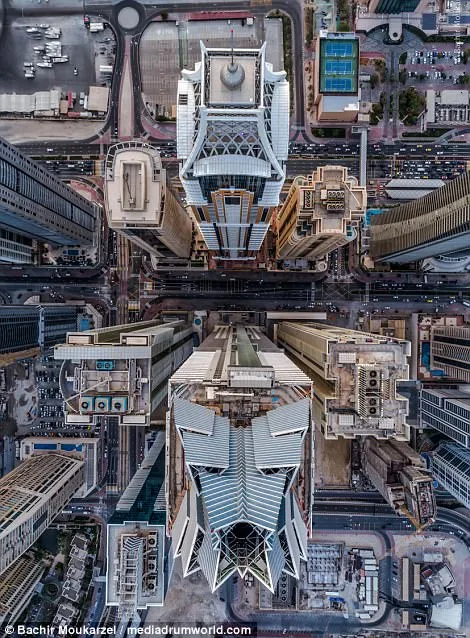 12 Foto Drone di Dubai yang Begitu Memesona. Begini Tampilan Kota Mewah Ini dari Udara! 21