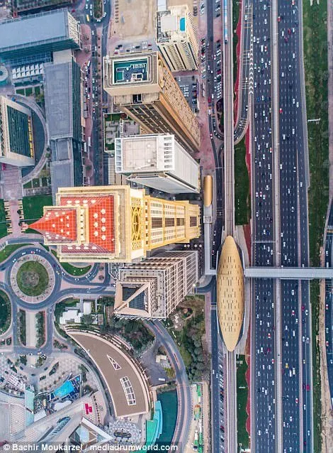 12 Foto Drone di Dubai yang Begitu Memesona. Begini Tampilan Kota Mewah Ini dari Udara! 14