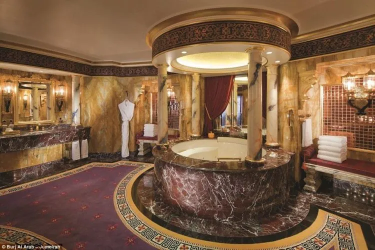 10 Hotel dengan Kamar Mandi Paling Seksi di Dunia. Jadi Bikin Pengen Menginap di Sana! 13