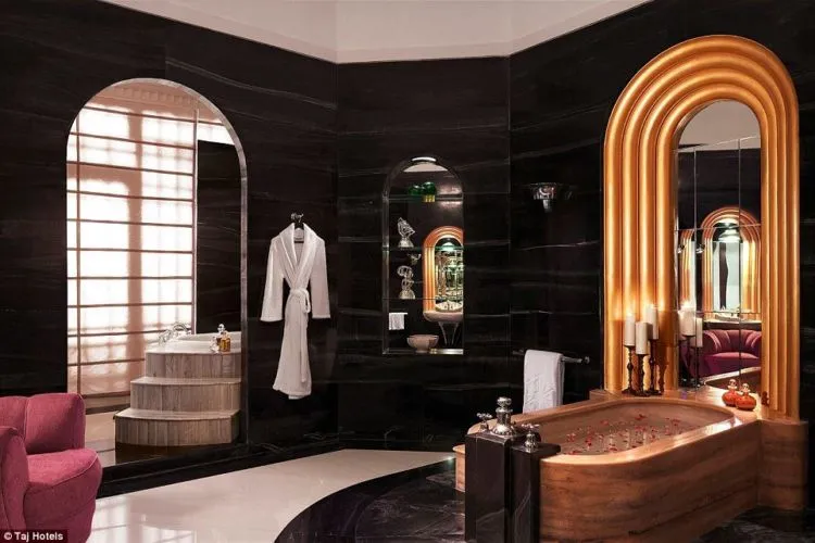 10 Hotel dengan Kamar Mandi Paling Seksi di Dunia. Jadi Bikin Pengen Menginap di Sana! 15