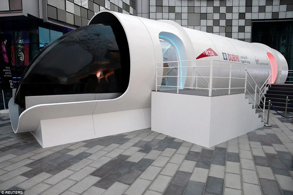 Yuk Lihat ke Dalam Kereta Canggih Hyperloop. Nggak Cuma Super Cepat, Tapi Juga Mewah 11