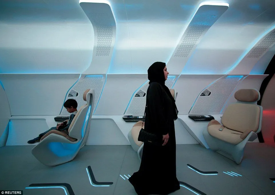 Yuk Lihat ke Dalam Kereta Canggih Hyperloop. Nggak Cuma Super Cepat, Tapi Juga Mewah 18